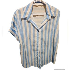 Ladies loose linen button up